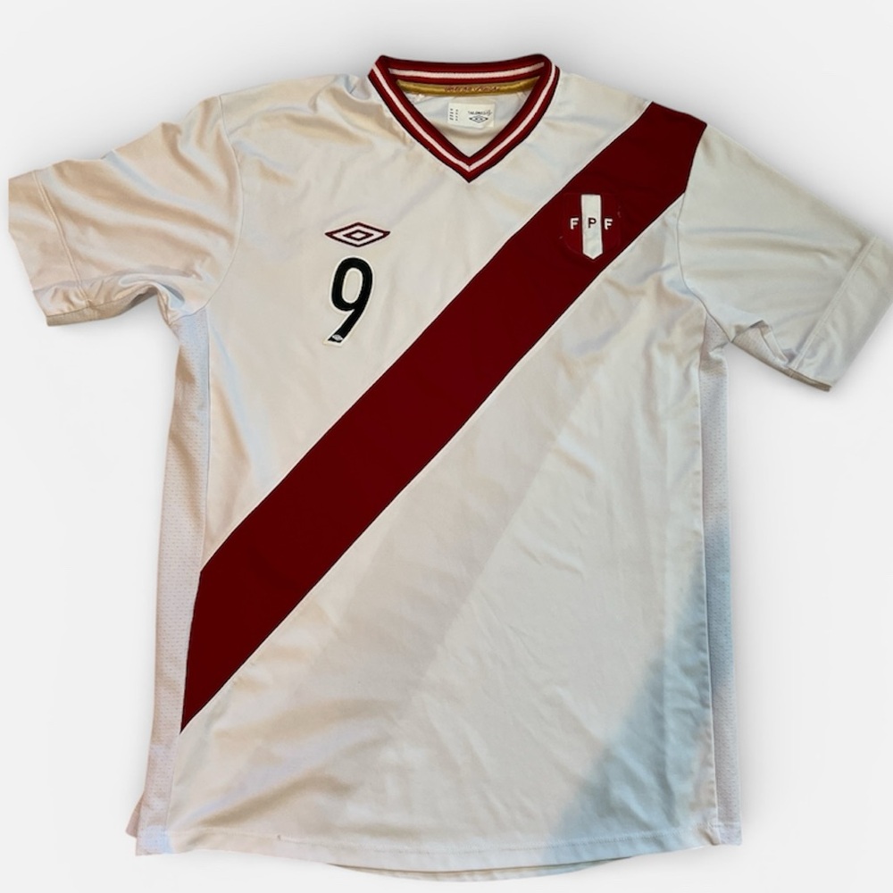 Umbro Peru National Team Soccer Jersey #9 White Red‎ Stripe XL